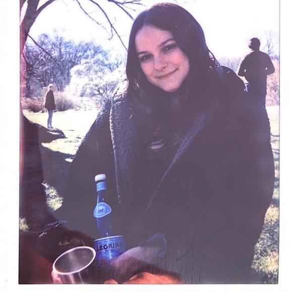 Hi! I’m Giselle ⭐️ - Picture 5 of 6